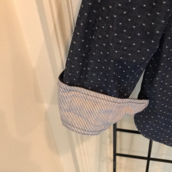 Adorable denim shirt. Size M - Picture 4 of 4